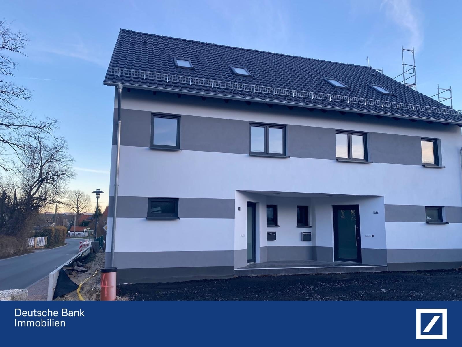 Doppelhaushälfte zum Kauf provisionsfrei 12 Zimmer 170 m²<br/>Wohnfläche 300 m²<br/>Grundstück ab sofort<br/>Verfügbarkeit Beulwitz Saalfeld 07318