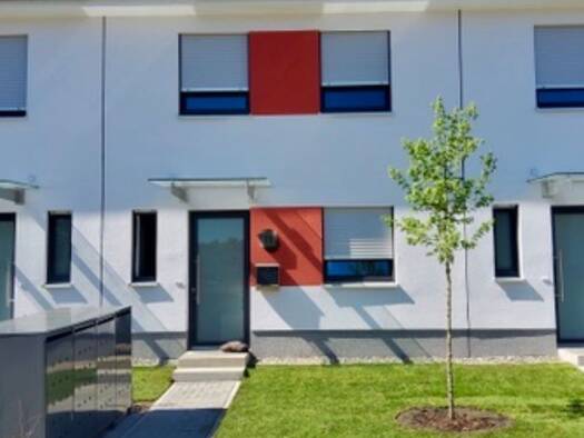 Reihenhaus zur Miete 2.050 € 5 Zimmer 135 m² 333 m² Grundstück frei ab 01.10.2026 Neugraben-Fischbek Hamburg 21149