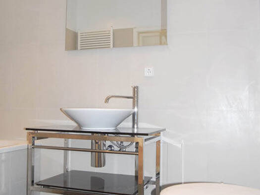 Wohnung zur Miete 425 € 2 Zimmer 57,1 m² EG frei ab sofort Bosestraße 12 Innenstadt Zwickau 08056