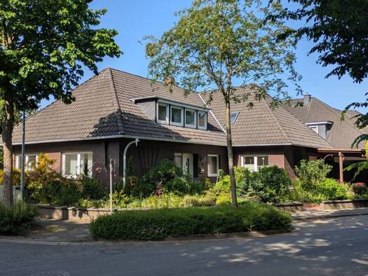 Bungalow zum Kauf 395.000 € 6 Zimmer 183 m² 781 m² Grundstück Cloppenburg Cloppenburg 49661