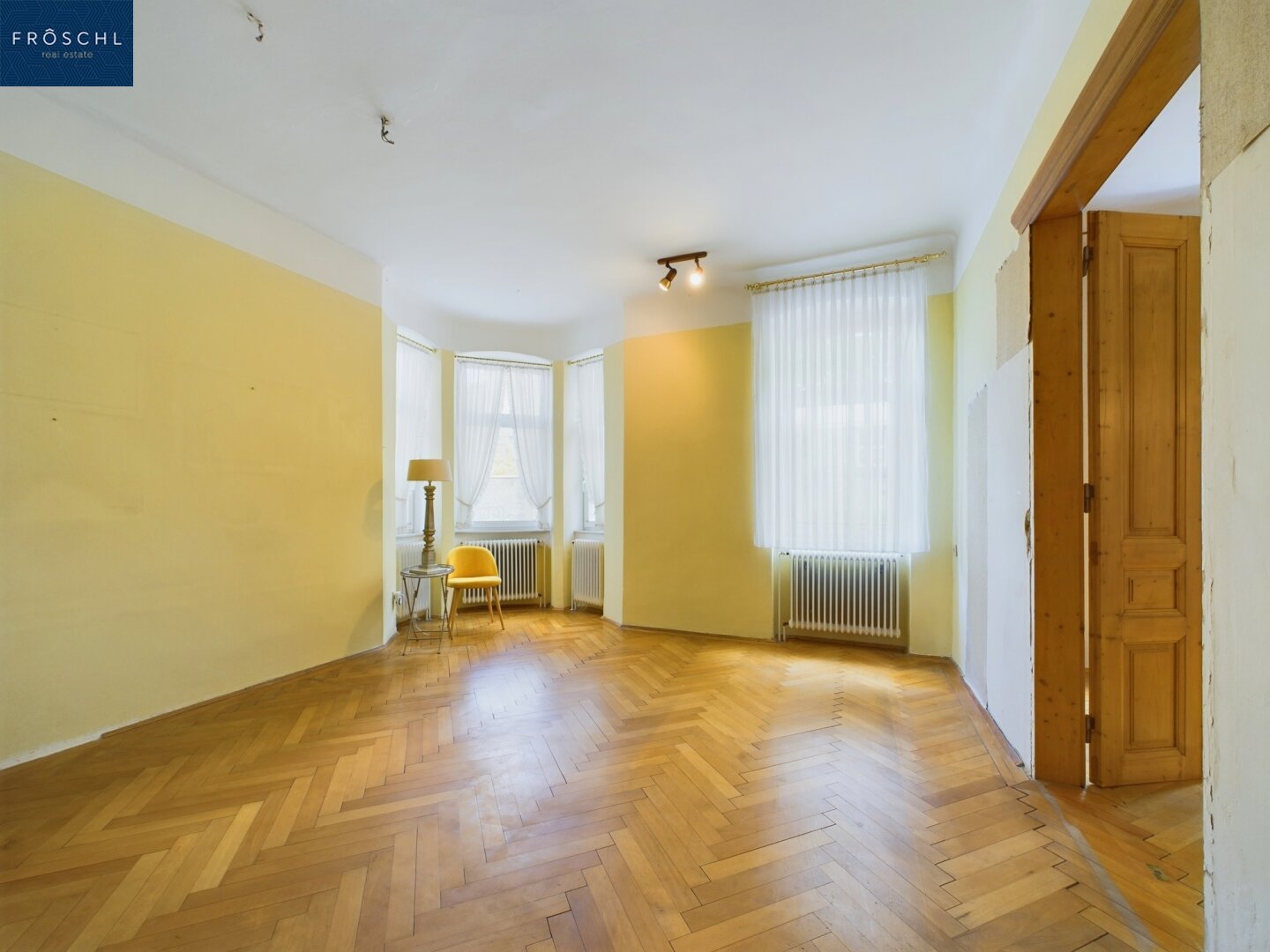 Haus zum Kauf 398.000 € 8 Zimmer 429 m²<br/>Grundstück Hollabrunn 2020