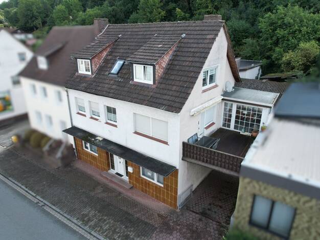 Einfamilienhaus zum Kauf 139.000 € 10 Zimmer 167 m² 1.006 m² Grundstück Heristalstraße 26 Herstelle Beverungen 37688