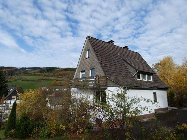 Einfamilienhaus zum Kauf 95.000 € 6 Zimmer 123,5 m² 1.239 m² Grundstück Fleckenberg Schmallenberg-Fleckenberg 57392