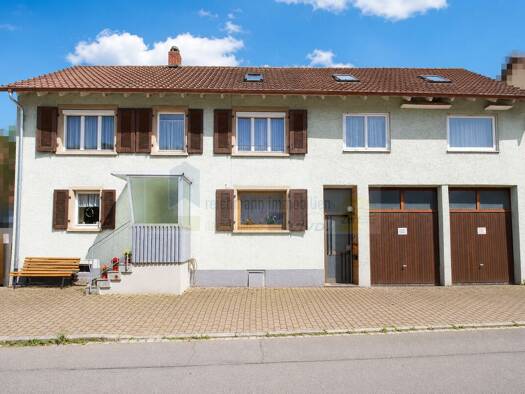 Einfamilienhaus zum Kauf 215.000 € 10 Zimmer 227 m² 397 m² Grundstück Kirchen-Hausen Geisingen 78187
