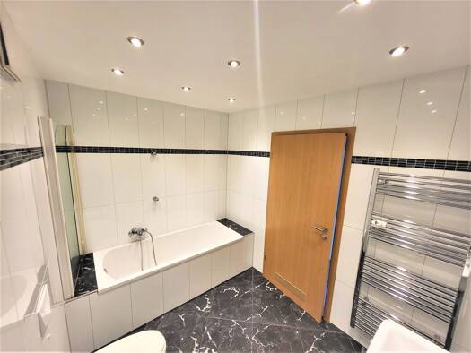 Wohnung zur Miete 745 € 3 Zimmer 94 m² EG Solingen-Mitte Solingen 42659