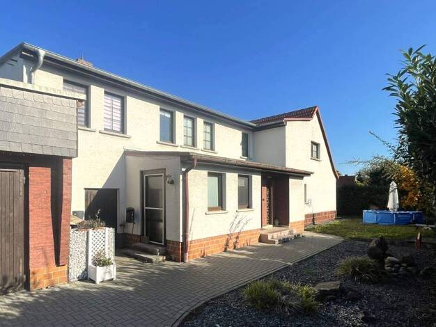 Doppelhaushälfte zum Kauf 235.000 € 3 Zimmer 130 m² 618 m² Grundstück Clara-Zetkin-Straße 5 Greppin Bitterfeld-Wolfen/ Greppin 06803