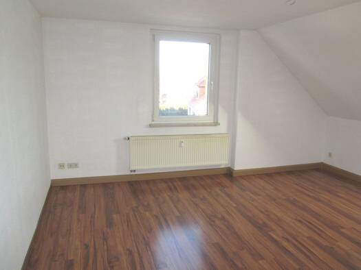 Wohnung zur Miete 330 € 2 Zimmer 58 m² 2. Geschoss frei ab sofort Juri-Gagarin-Straße 51 Stenn Lichtentanne 08115