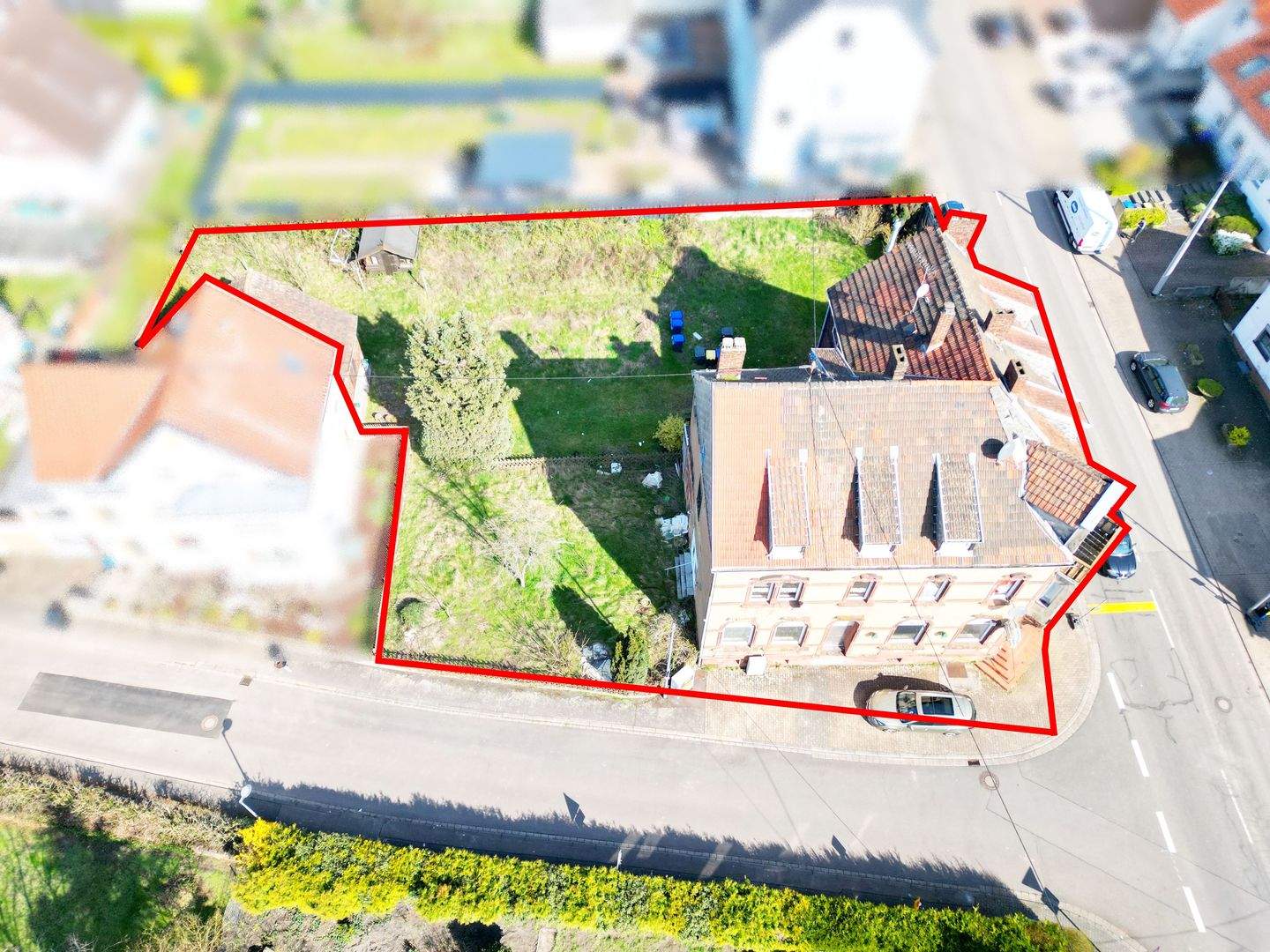 Immobilie in Saarbrücken - Sanierungsbedürftiges Mehrfamilienhaus mit Möglichkeit zu 9 Einheiten  - Bild 3