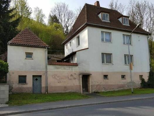 Haus zum Kauf provisionsfrei 55.000 € 9 Zimmer 145 m² 700 m² Grundstück Saalfelder Str. 121 Öpitz Pößneck 07381