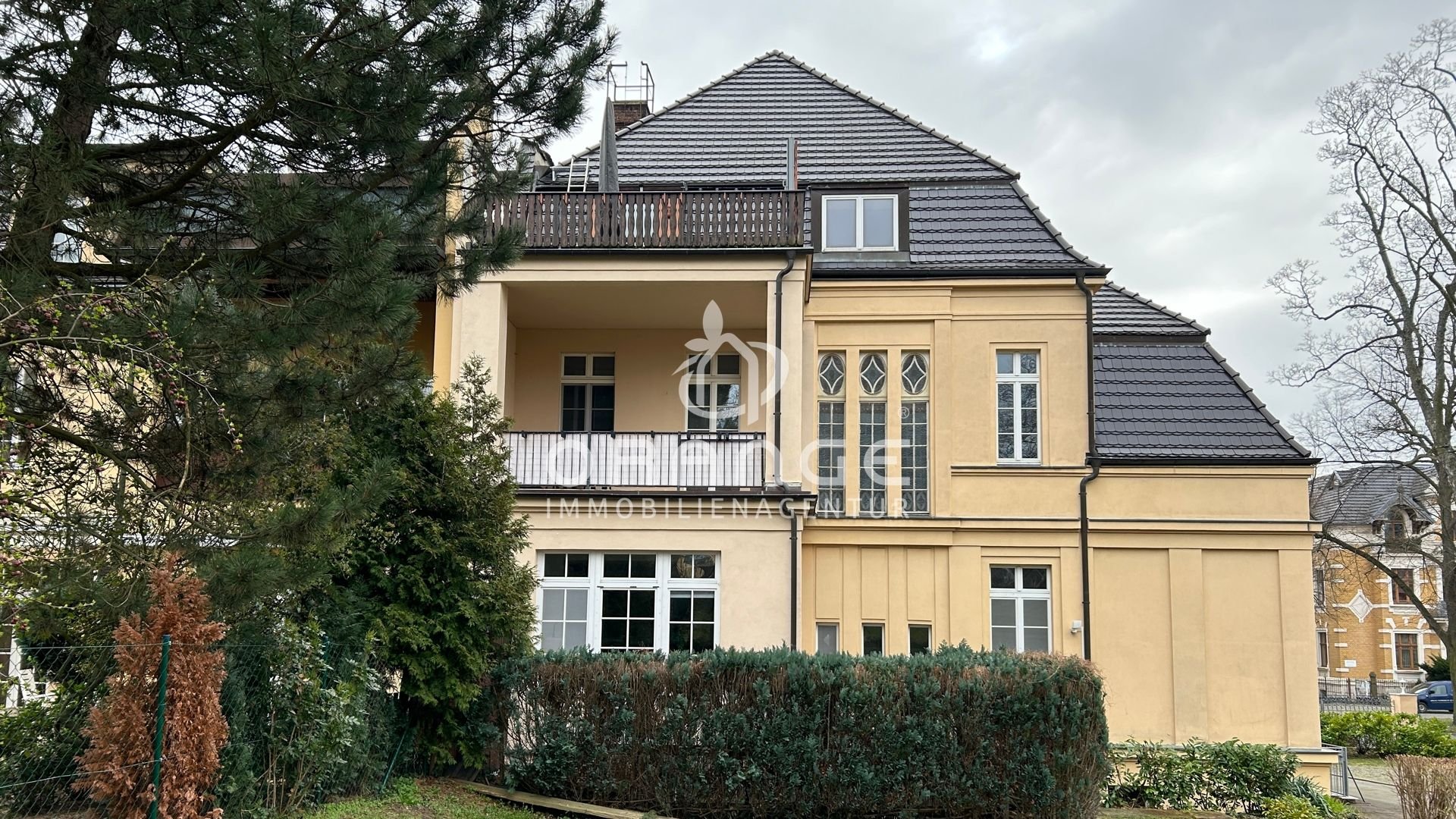 Haus zum Kauf 650.000 € 17 Zimmer 591 m²<br/>Wohnfläche 1.824 m²<br/>Grundstück Goethe Straße 51 Südstadt Görlitz 02826