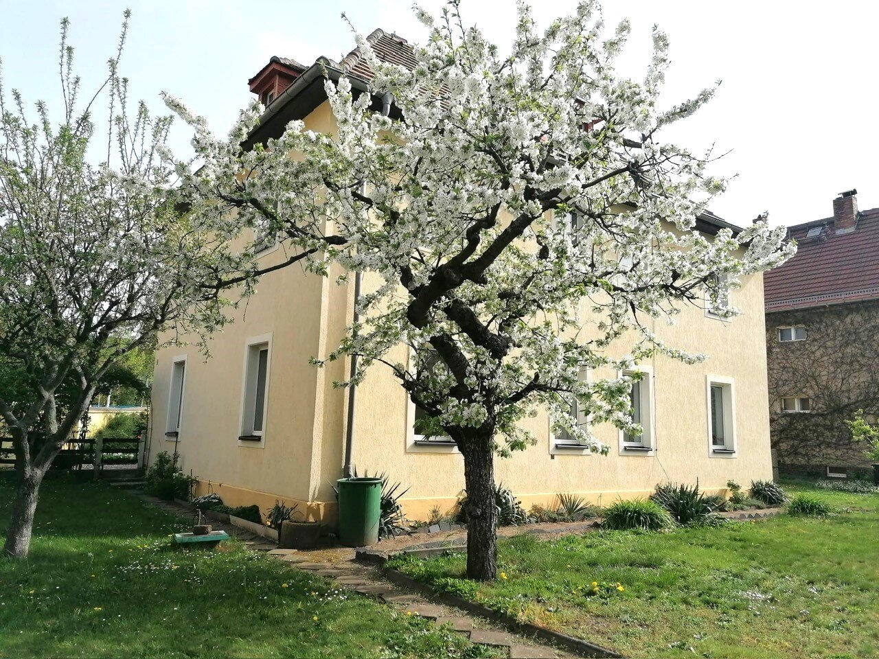 Haus zum Kauf 659.000 € 8 Zimmer 191,5 m²<br/>Wohnfläche 880 m²<br/>Grundstück ab sofort<br/>Verfügbarkeit Radebeul 01445