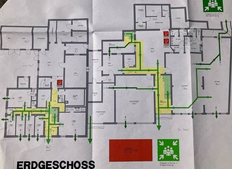 Mehrfamilienhaus zum Kauf 245.000 € 17 Zimmer 100 m² 2.410 m² Grundstück Pfaffendorf Maroldsweisach 96126