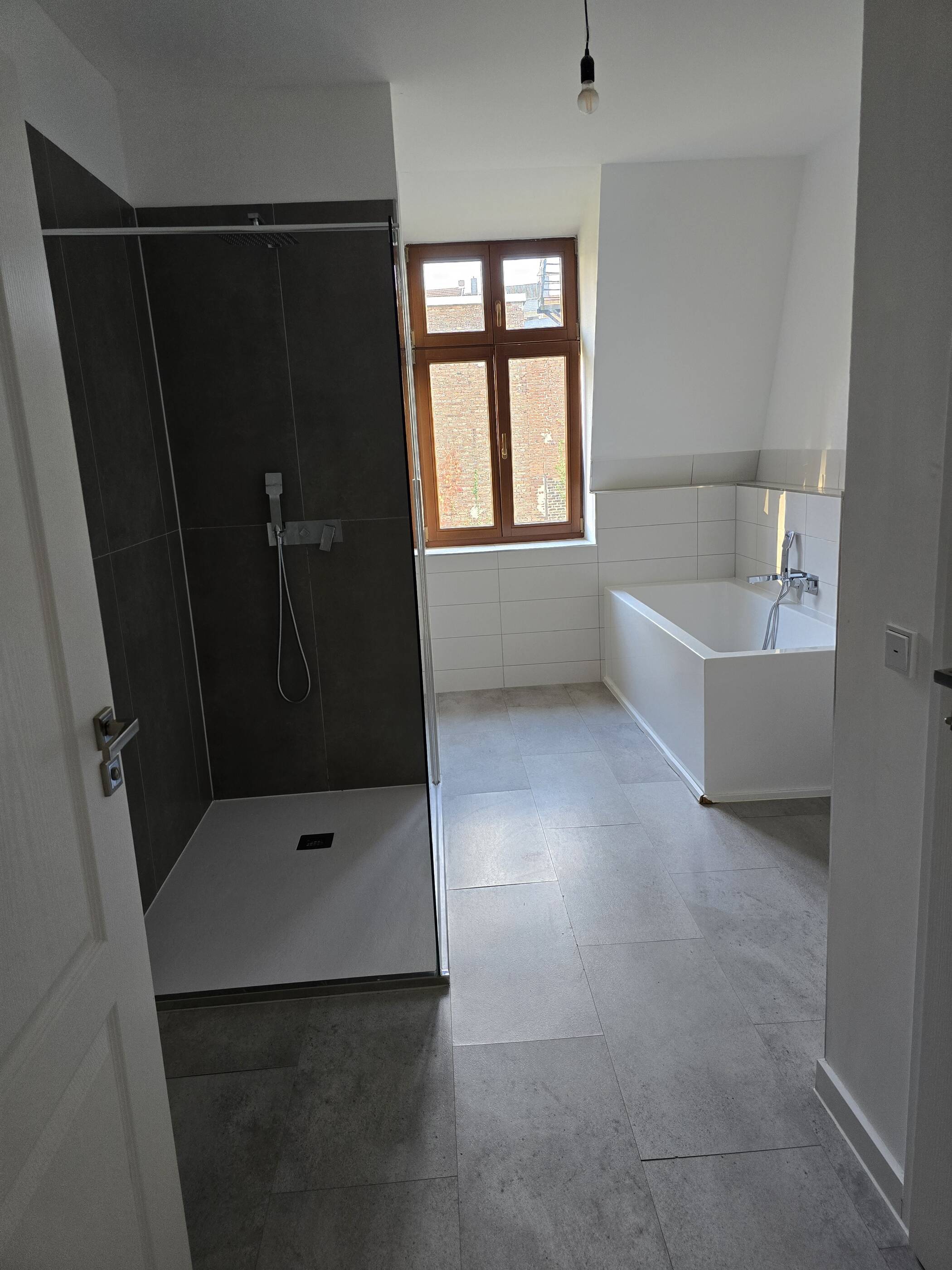 Charmante 4-Zimmer-Dachgeschosswohnung in Wuppertal – Buchenstraße 40, 42119 Wuppertal – Vorschaubild 4