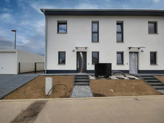 Doppelhaushälfte zur Miete 1.498 € 4 Zimmer 107 m² 230 m² Grundstück Borna Borna 04552