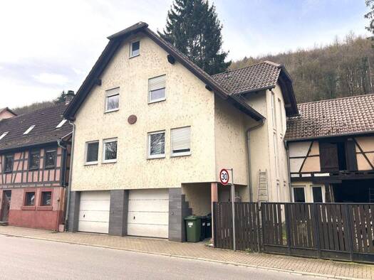 Mehrfamilienhaus zum Kauf provisionsfrei 7 Zimmer 202 m² 407 m² Grundstück Berghausen Pfinztal / Berghausen 76327