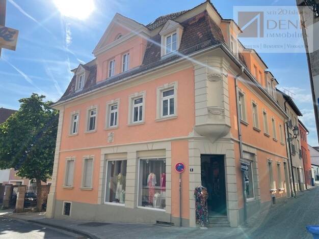 Haus zum Kauf 610.000 € 10 Zimmer 275,8 m² 296 m² Grundstück Kitzingen 97318