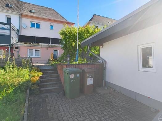 Doppelhaushälfte zum Kauf provisionsfrei 270.000 € 4 Zimmer 155 m² 329 m² Grundstück frei ab sofort Höhr-Grenzhausen 56203