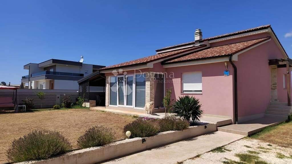 Haus zum Kauf 399.000 € 4 Zimmer 108 m² Center