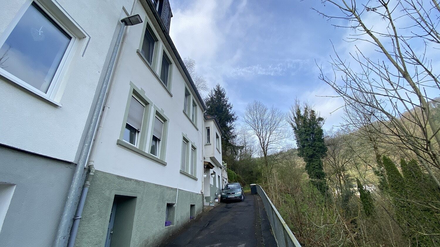 Mehrfamilienhaus zum Kauf 99.000 € 7 Zimmer 206 m²<br/>Wohnfläche 694 m²<br/>Grundstück Altena Altena 58762