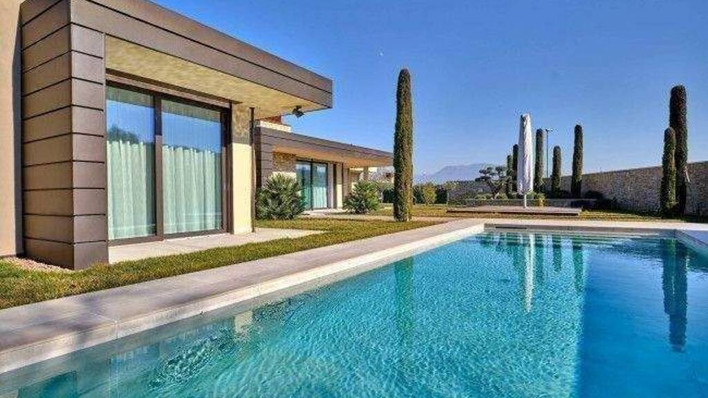 Villa zum Kauf 1.350.000 € 2 Zimmer 210 m² frei ab sofort Costermano sul Garda 37010