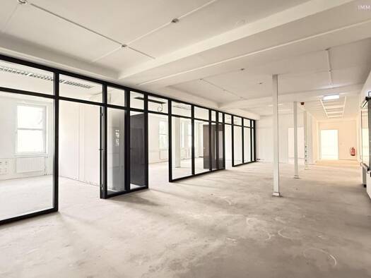 Bürofläche zur Miete - Erstbezug 3.335 € 9 Zimmer 351 m² Bürofläche Schwechat 2320