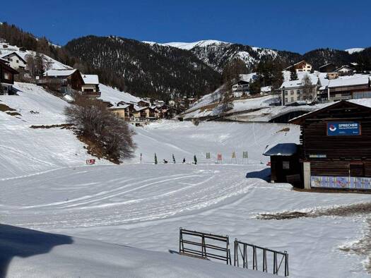 Penthouse zum Kauf 1.100.000 CHF 4,5 Zimmer 140 m² 1. Geschoss Davos-Wiesen 7494