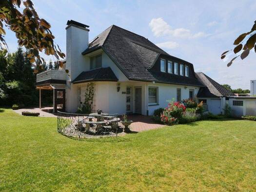 Einfamilienhaus zum Kauf 1.105.000 € 8 Zimmer 409 m² 1.230 m² Grundstück Kernstadt Paderborn 33098