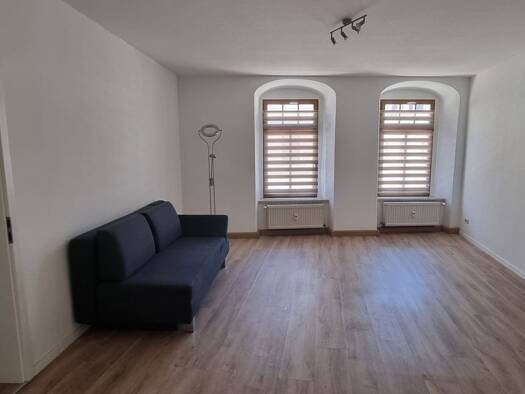 Wohnung zur Miete 270 € 1 Zimmer 45 m² Geschoss 1/2 frei ab 01.09.2026 Markt 47 Werdau Werdau 08412