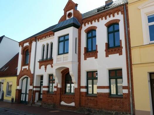 Stadthaus zum Kauf 570.000 € 8 Zimmer 211 m² 851 m² Grundstück Breesener Straße Laage Laage 18299