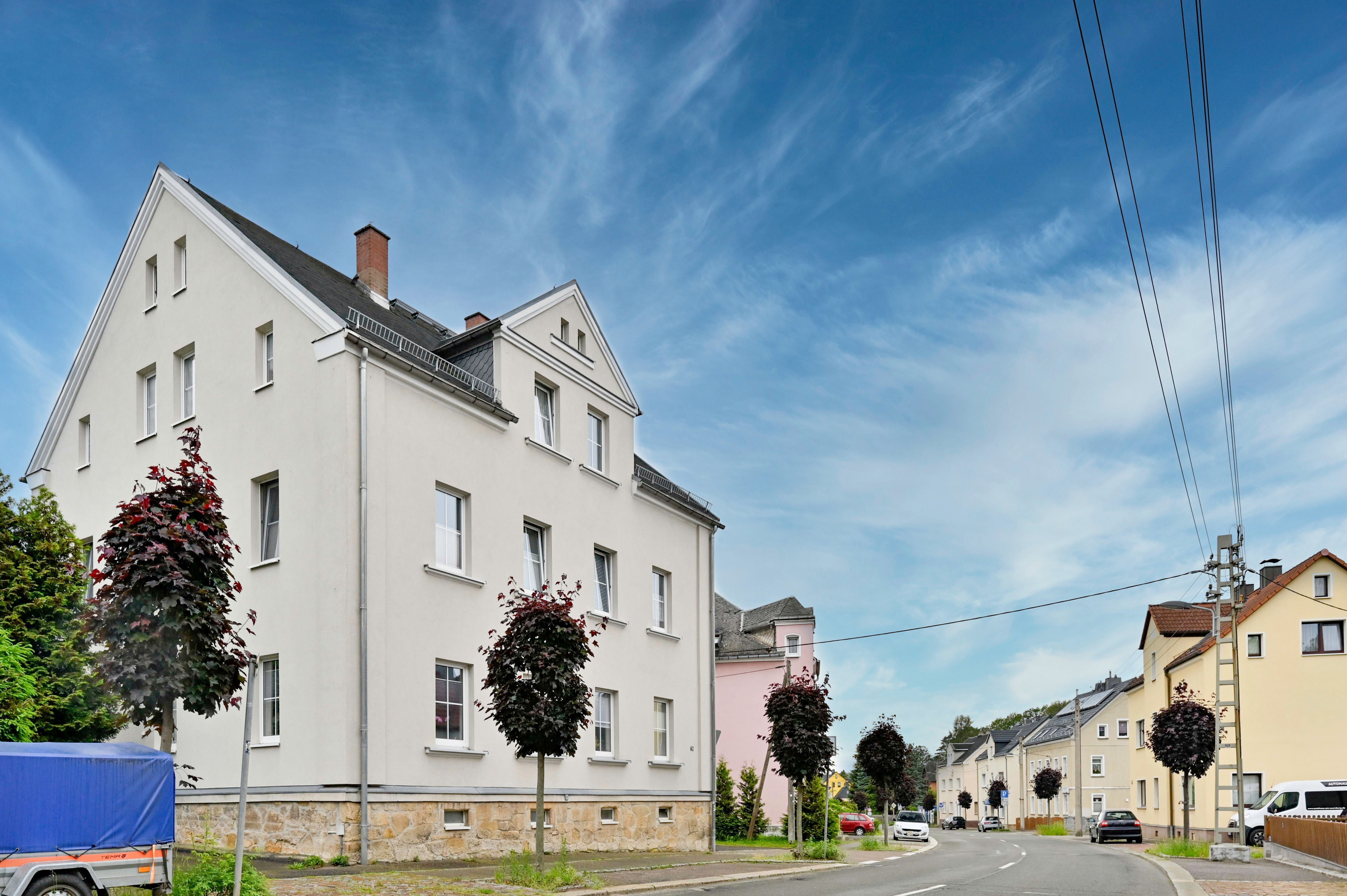 Mehrfamilienhaus zum Kauf provisionsfrei 280.000 € 12 Zimmer 300 m²<br/>Wohnfläche 384 m²<br/>Grundstück Rödlitzer Straße 62 Hohndorf 09394