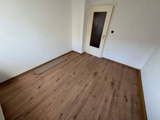 Wohnung zur Miete 450 € 3 Zimmer 70 m² 2. Geschoss frei ab sofort Bad Königshofen Bad Königshofen im Grabfeld 97631