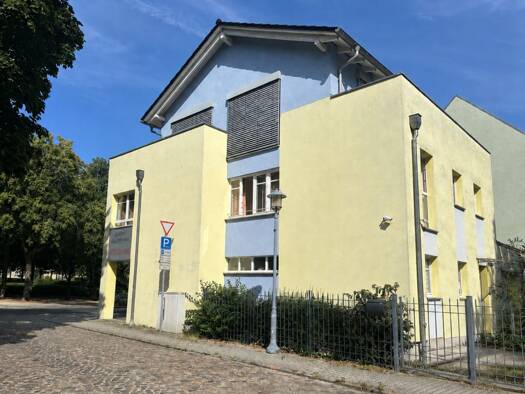 Haus zum Kauf 595.000 € 6 Zimmer 315 m² 458 m² Grundstück Frankfurt Frankfurt (Oder) 15230