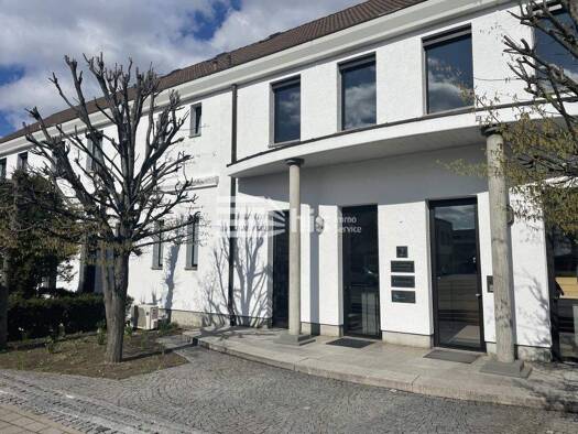 Büro zur Miete provisionsfrei 2.240 € 182 m² Bürofläche teilbar ab 182 m² Poppenreuth Fürth 90765