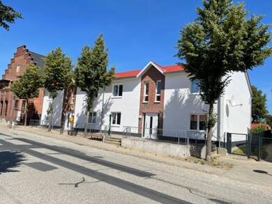 Wohnung zur Miete 753 € 2 Zimmer 62,8 m² EG Lindenstraße 4 Garz Garz/Rügen 18574