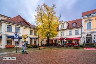 Mehrfamilienhaus zum Kauf 5.500 € 1 Zimmer 388 m² 411 m² Grundstück Pößneck,Stadt Pößneck 07381