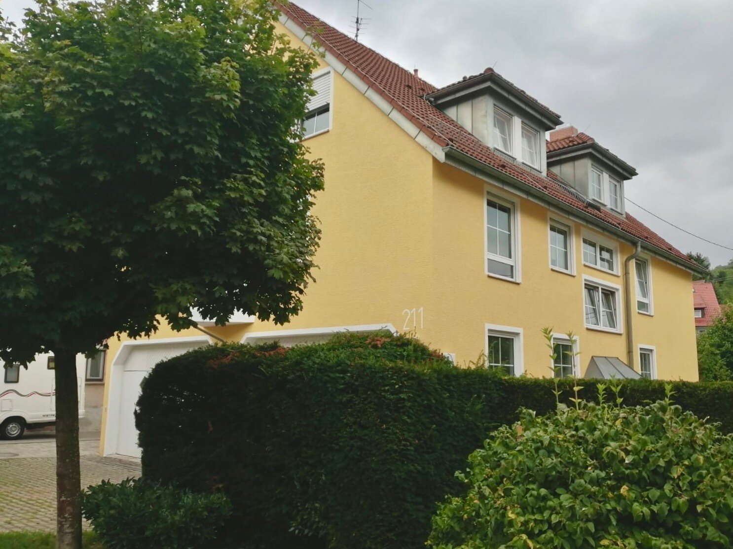 Wohnung zur Miete 780 € 2,5 Zimmer 61 m²<br/>Wohnfläche 1.<br/>Geschoss ab sofort<br/>Verfügbarkeit Asangstraße 211 Uhlbach Stuttgart 70329