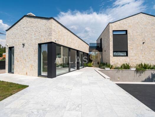 Einfamilienhaus zum Kauf 5 Zimmer 750 m² Grundstück Poreč 52440