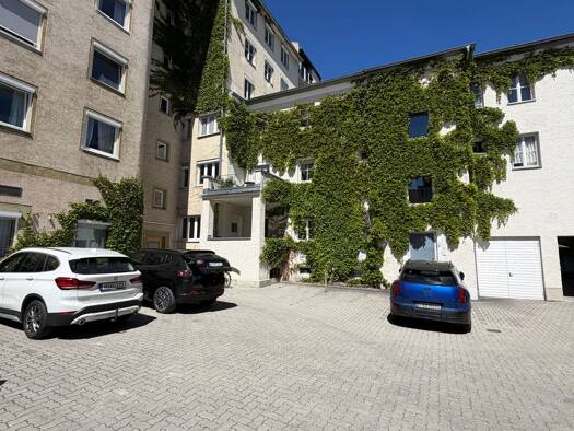 Wohn- und Geschäftshaus zum Kauf als Kapitalanlage geeignet 10 Zimmer 500 m² Maxvorstadt München 80335