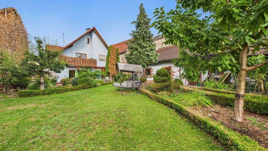 Mehrfamilienhaus zum Kauf 539.000 € 8 Zimmer 215,2 m² 976 m² Grundstück Neubrunn 97277