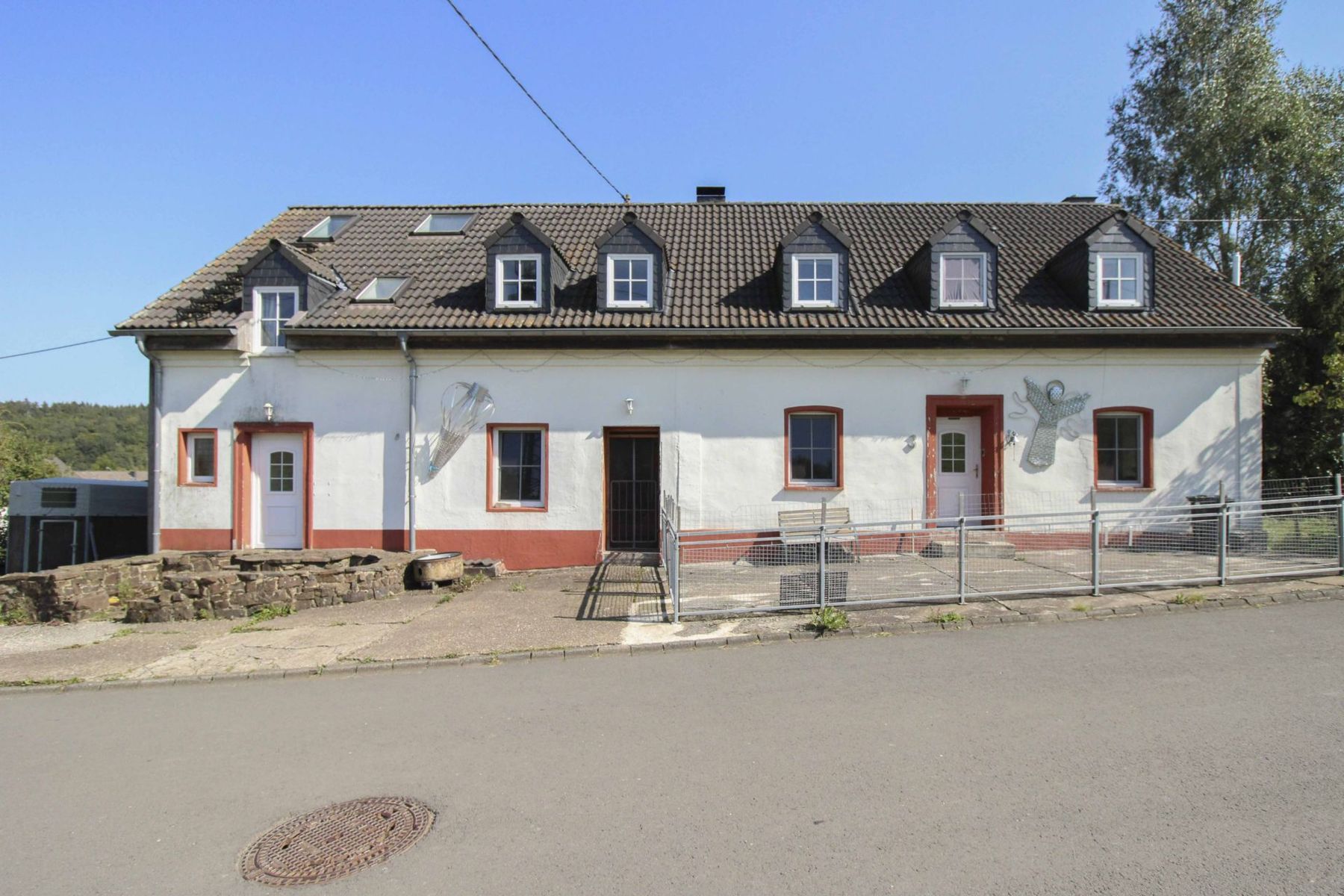 Einfamilienhaus zum Kauf 240.000 € 12 Zimmer 252,1 m²<br/>Wohnfläche 1.556,1 m²<br/>Grundstück Auw bei Prüm Auw bei Prüm 54597