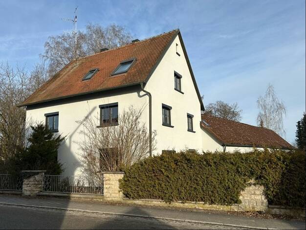 Einfamilienhaus zum Kauf 450.000 € 8 Zimmer 204 m² 2.448 m² Grundstück Dürrwangen Dürrwangen 91602