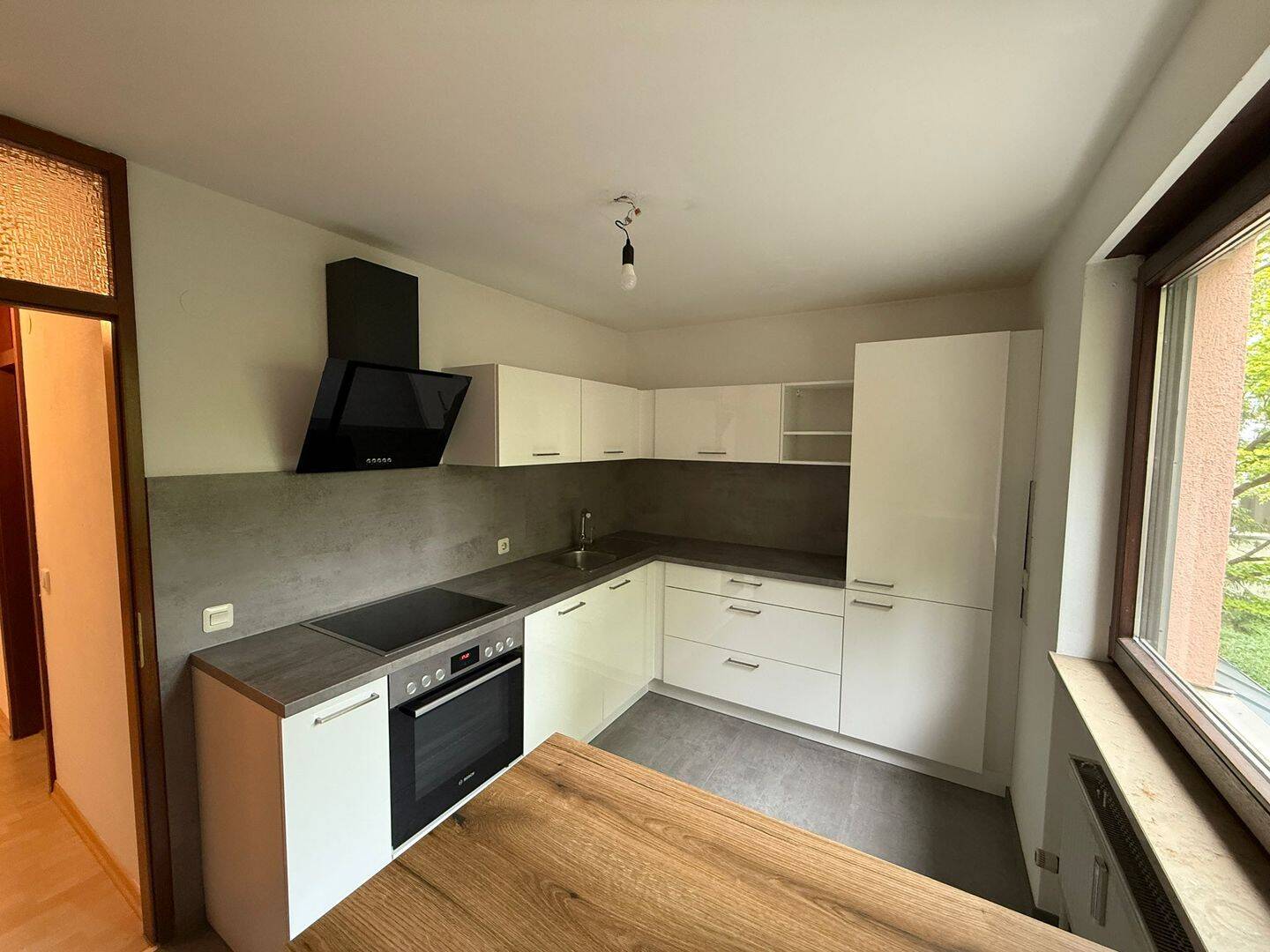 Diese gemütliche 2-Zimmer-Wohnung mit Einbauküche. "Zentrale Lage" – Nürnberg – Vorschaubild 4