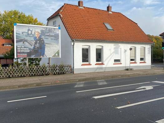 Einfamilienhaus zur Miete 1.300 € 6 Zimmer 200 m² frei ab 01.01.2027 Lüneburger Straße 47 Soltau Soltau 29614