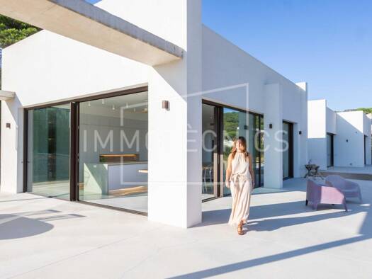 Haus zum Kauf 945.000 € 440 m² 3.447 m² Grundstück Vilanova del Valles 08410