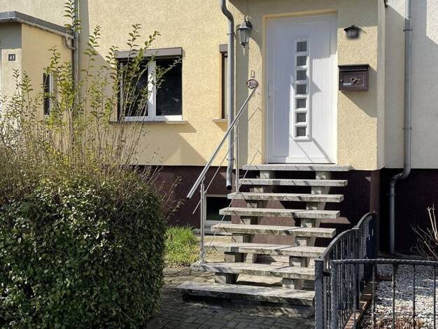 Reihenmittelhaus zum Kauf 98.000 € 4 Zimmer 110 m² 259 m² Grundstück Bernburg Bernburg 06406