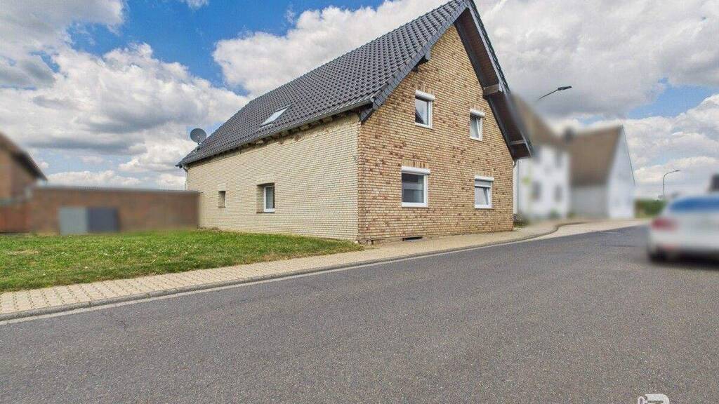 Haus zum Kauf 249.000 € 8 Zimmer 263,7 m² 1.019 m² Grundstück Brandenberg Hürtgenwald 52393