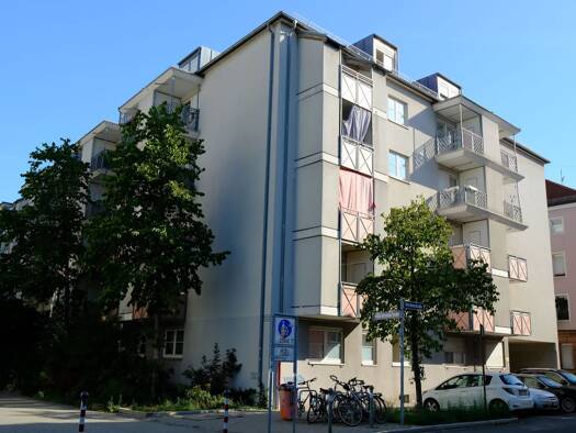 Wohnung zur Miete 690 € 1,5 Zimmer 40 m² EG frei ab sofort Walter-Meckauer-Straße 15 Glockenhof Nürnberg 90478