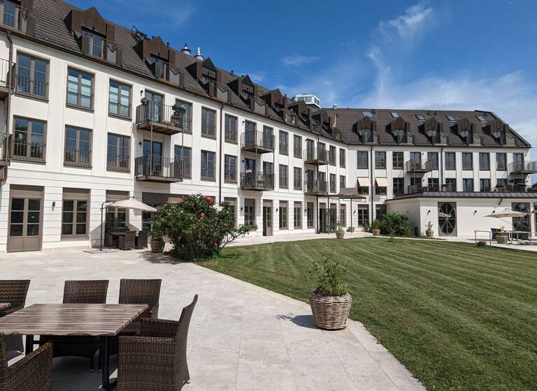 Studio zur Miete 1.381 € 3 Zimmer 52,9 m²<br/>Wohnfläche Dachgeschoss, 3.<br/>Geschoss ab sofort<br/>Verfügbarkeit Fontaneeallee 27/28 Miersdorfer Werder Zeuthen 15738