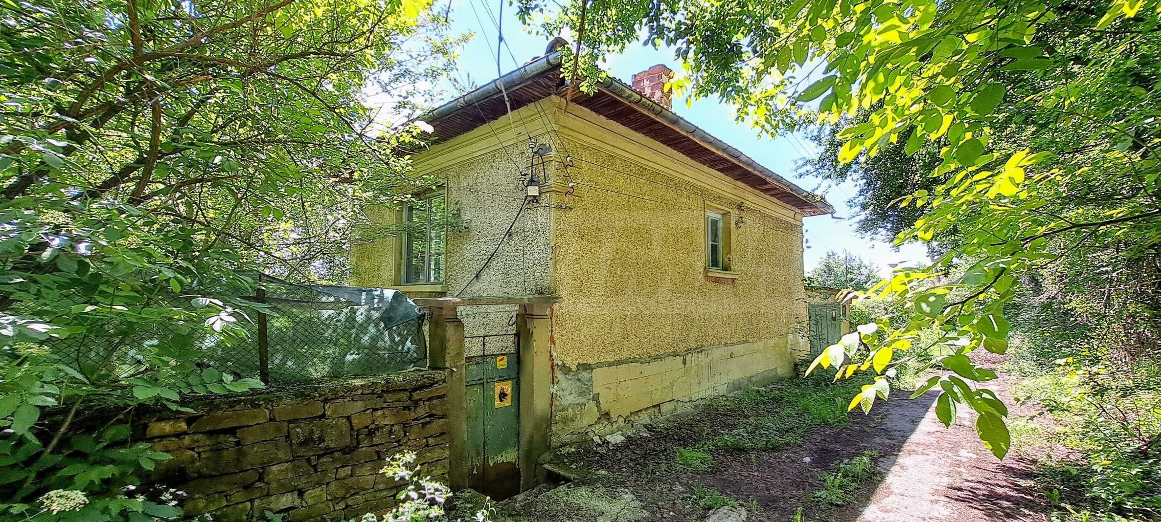 Reihenmittelhaus zum Kauf 16.500 € 5 Zimmer 122 m²<br/>Wohnfläche Lovech