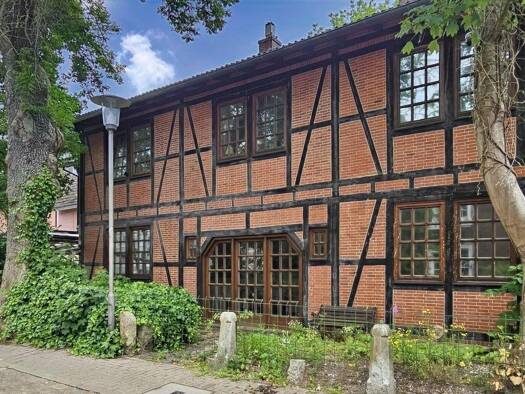 Einfamilienhaus zum Kauf 398.000 € 9 Zimmer 257,5 m² 616 m² Grundstück frei ab sofort Friedrichstraße 15A Cuxhaven 27472